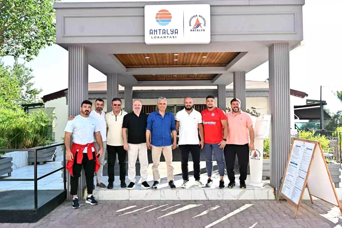 Kırkpınar Öncüsü Orhan Okulu Antalya\'nın Meşhur Lezzetleriyle Uğurlandı
