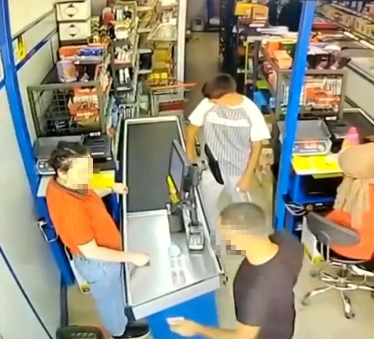 BİM Marketinde Kavga: Kasiyer Darp Edildi