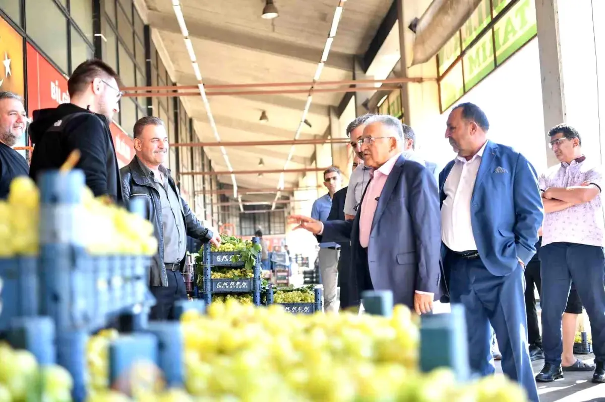 Başkan Büyükkılıç, Hal Kompleksi\'ni Ziyaret Etti