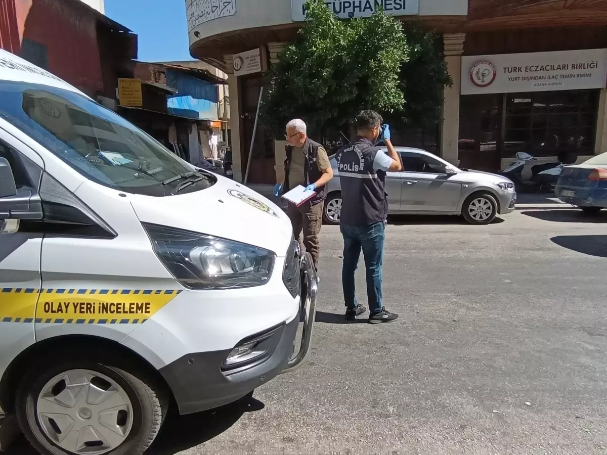 Adana\'da Kahvehane İşletmecisi Tabancayla Yaraladı