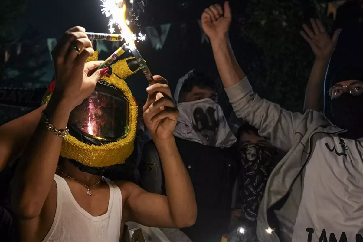 Saraçhane mitinginde gözaltına alınanlardan 13\'ü tutuklandı