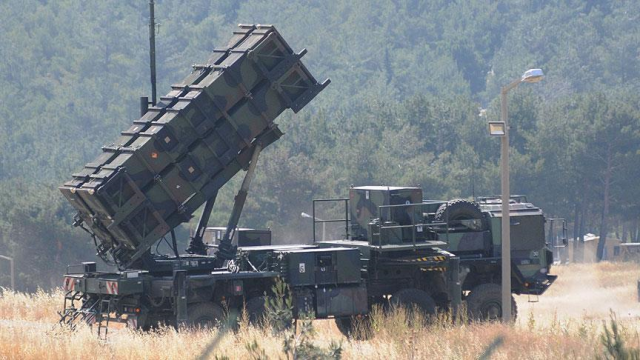 Almanya, Ukrayna için ABD'nin Patriot sistemlerini satın almayı düşünüyor