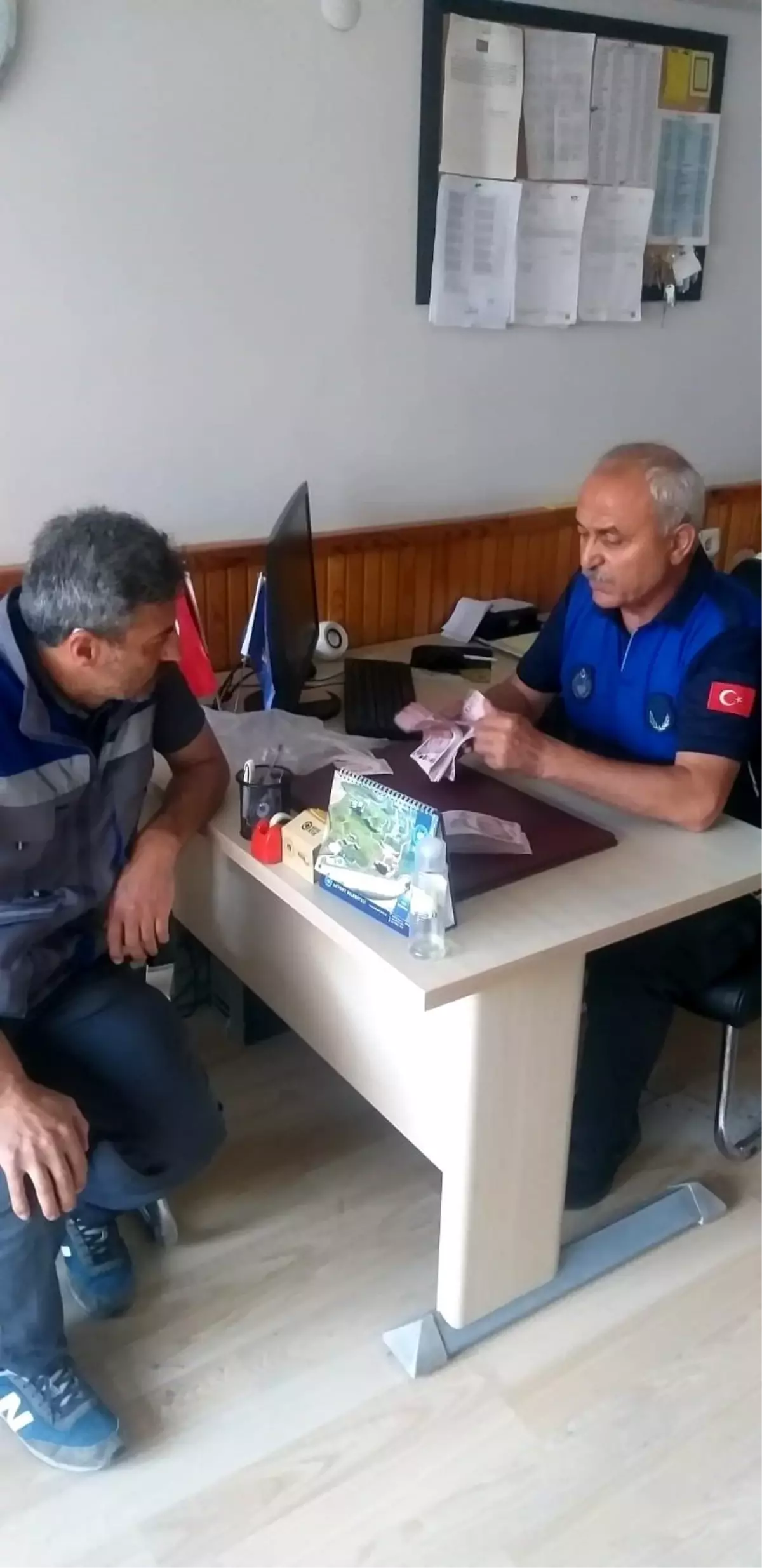 ATM\'deki 40 Bin Lira Sahibine İade Edildi