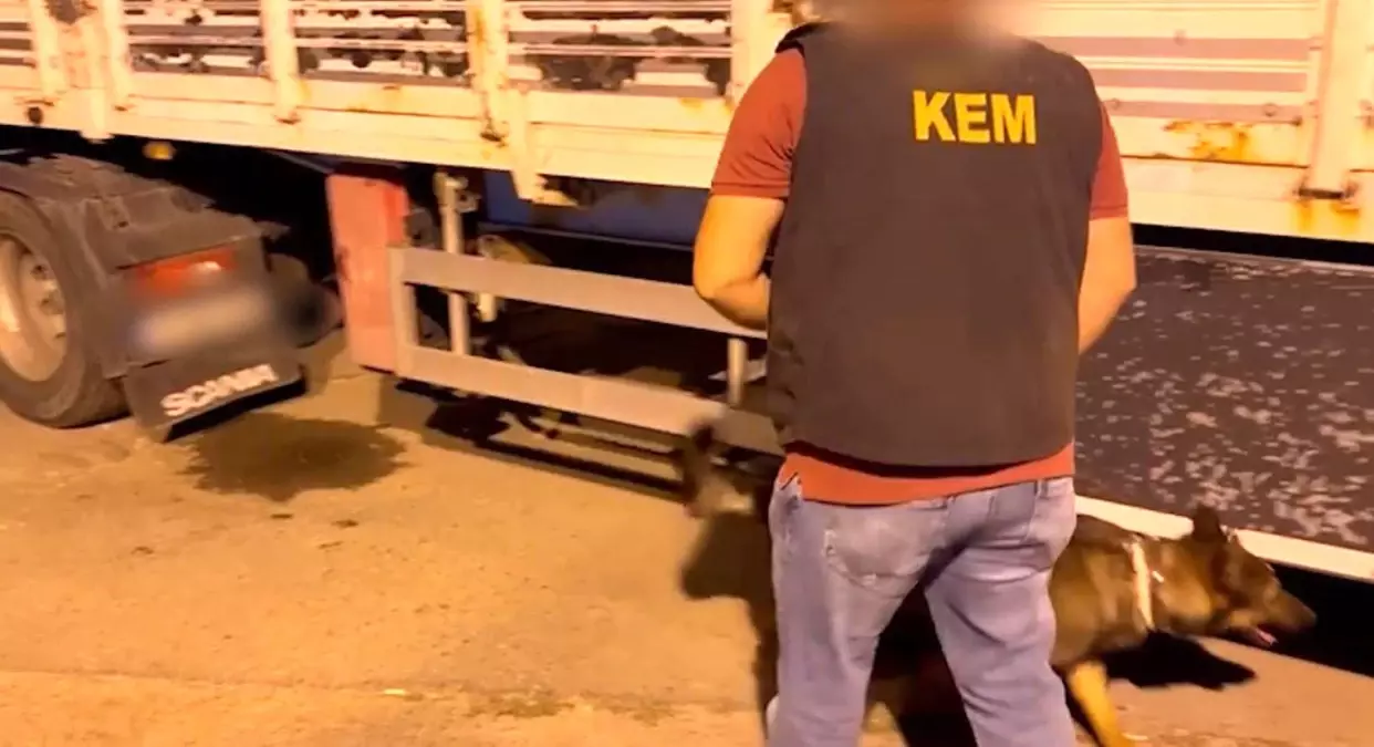 Batman\'da Tırda 27 Kilogram Esrar Ele Geçirildi