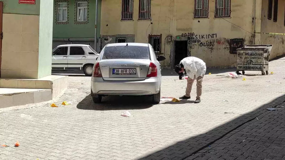 Şanlıurfa\'da Cami Önünde Silahlı Saldırı
