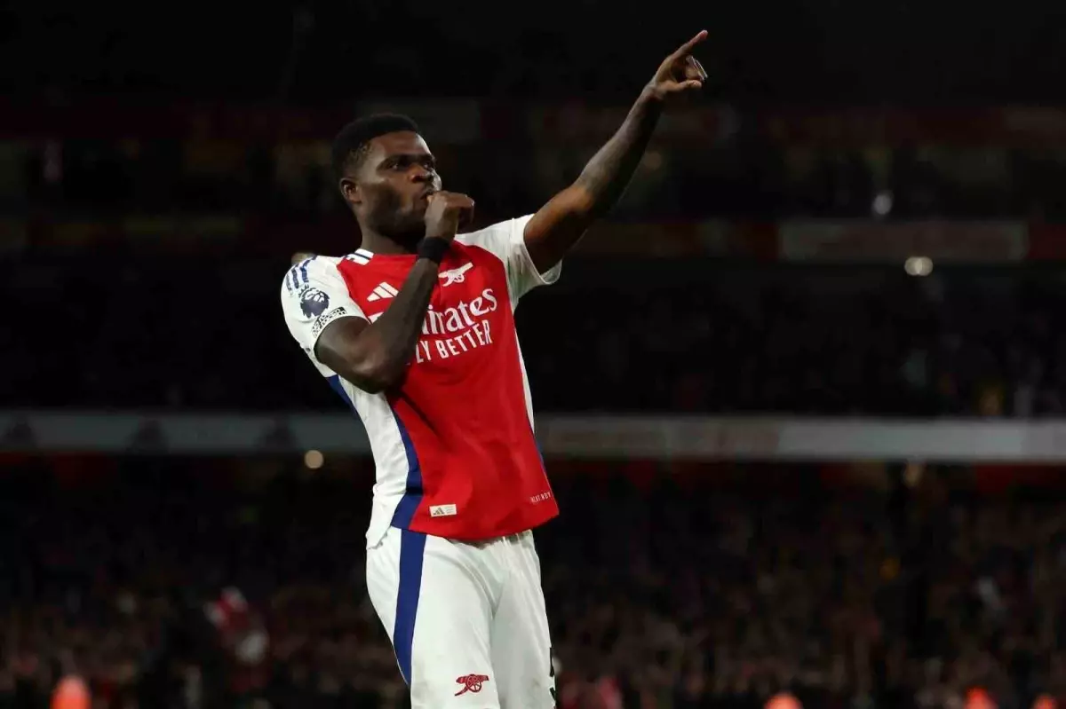 Futbolcu Partey 5 Tecavüz Suçlamasıyla Yargılanacak