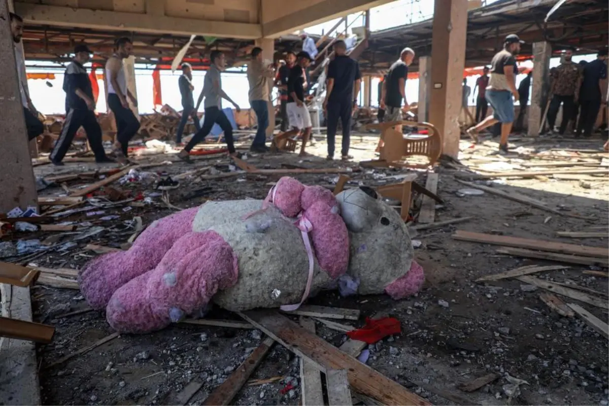 Gazze\'de İsrail Bombardımanında 80 Filistinli Öldü