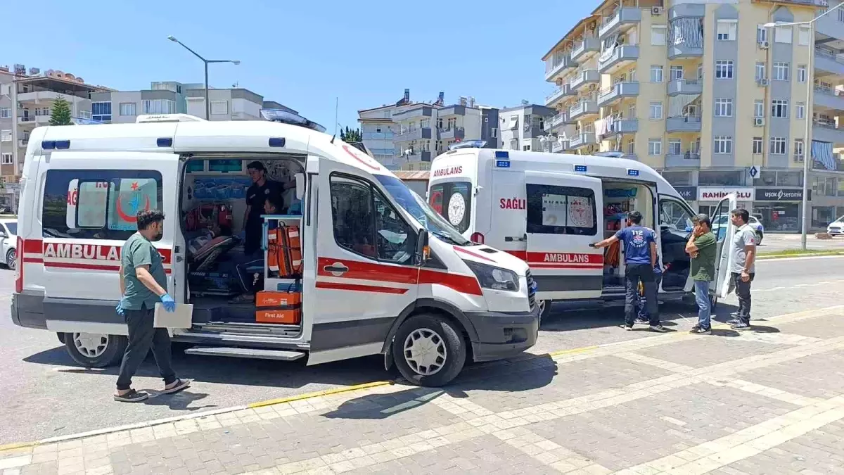 Manavgat\'ta Kaza: İki Araç Çarpıştı