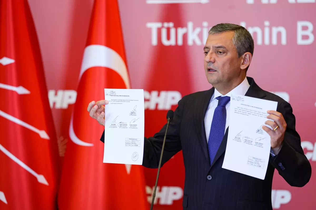 Özgür Özel: Tutuklu yargılanmak büyük bir zulümdür