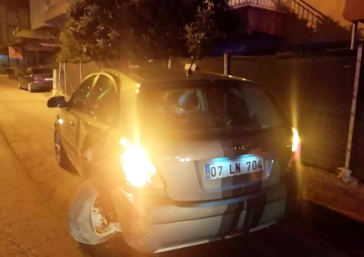 Antalya\'da Trafik Kazası: 2 Yaralı