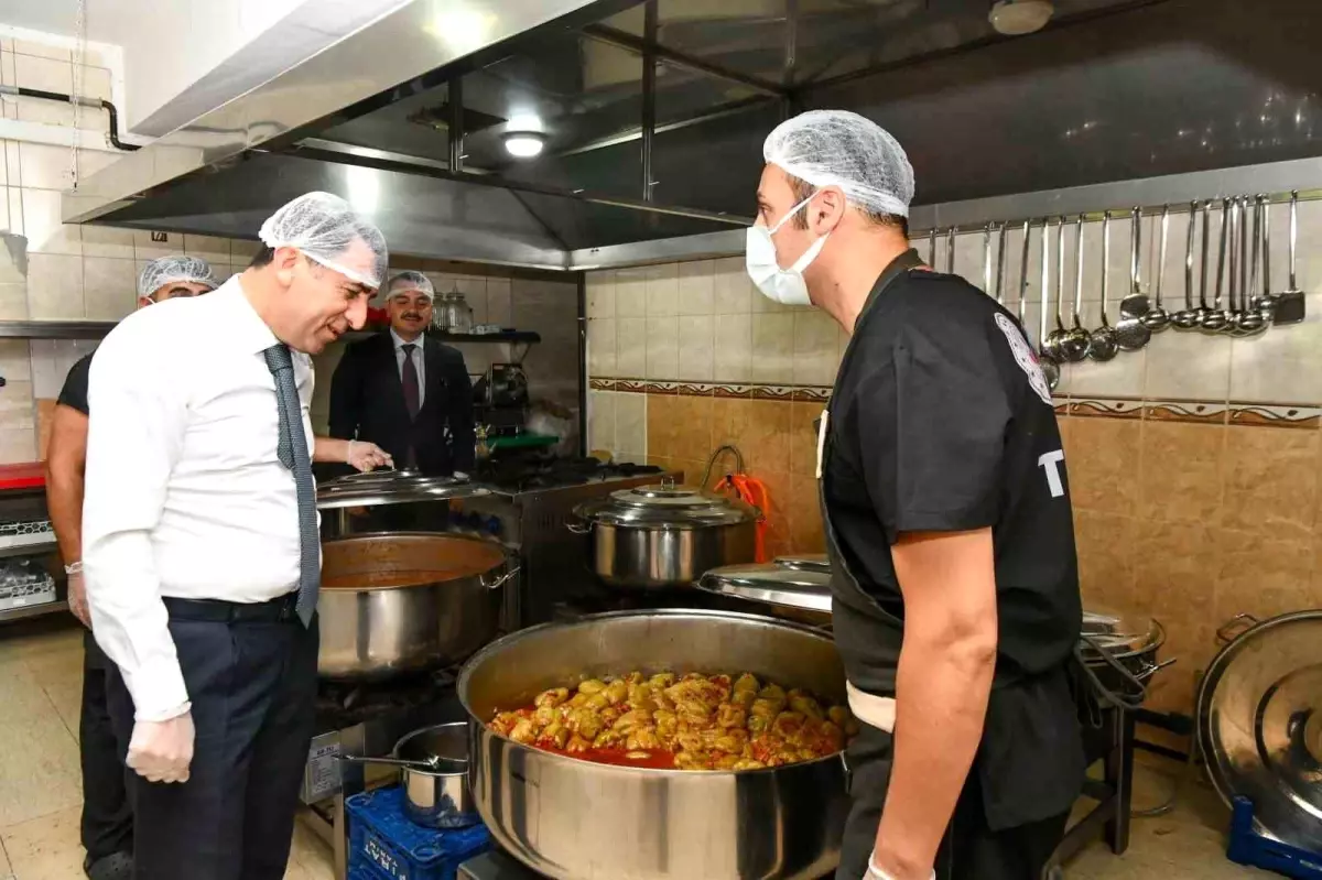Tunceli\'de İhtiyaç Sahiplerine Ücretsiz Sıcak Yemek Desteği