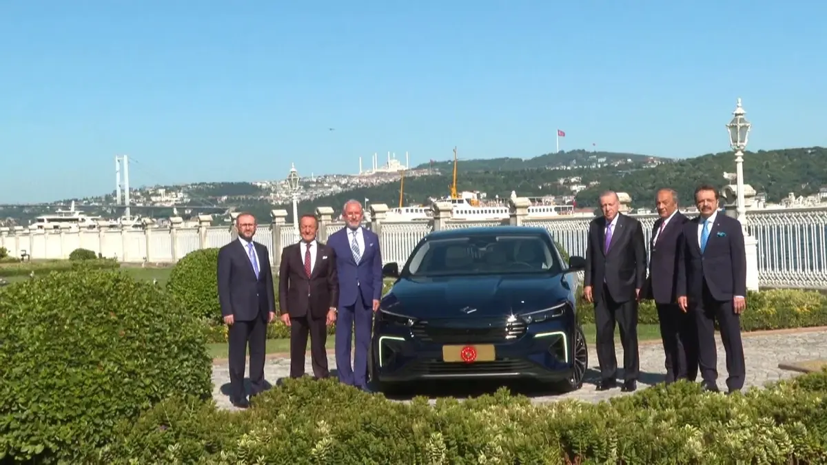 Cumhurbaşkanı Erdoğan, Togg\'un Yeni Modeli T10F\'nin Test Sürüşünü Gerçekleştirdi