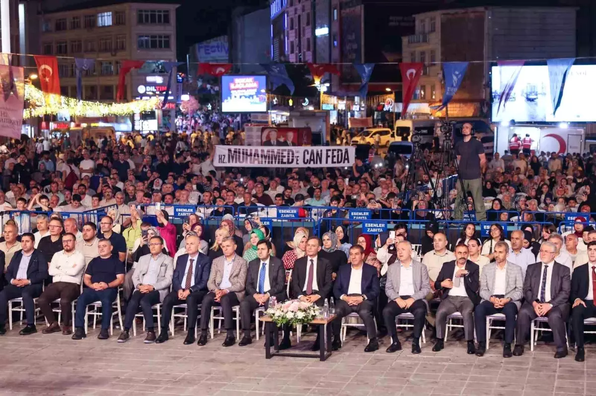 Esenler\'de Peygamberi Anma Programı: Naat Gecesi