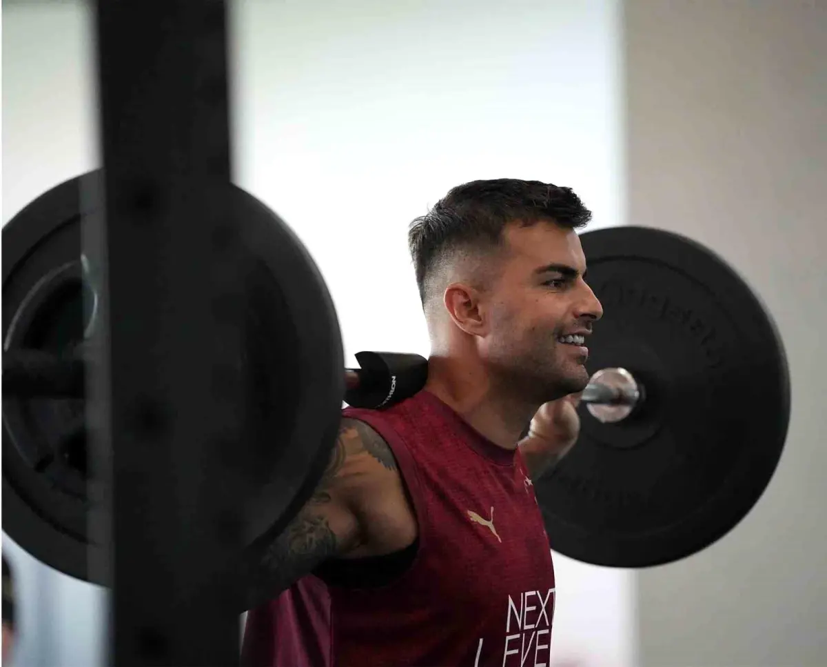 Galatasaray Çift Antrenmanla Hazırlıklarını Sürdürüyor