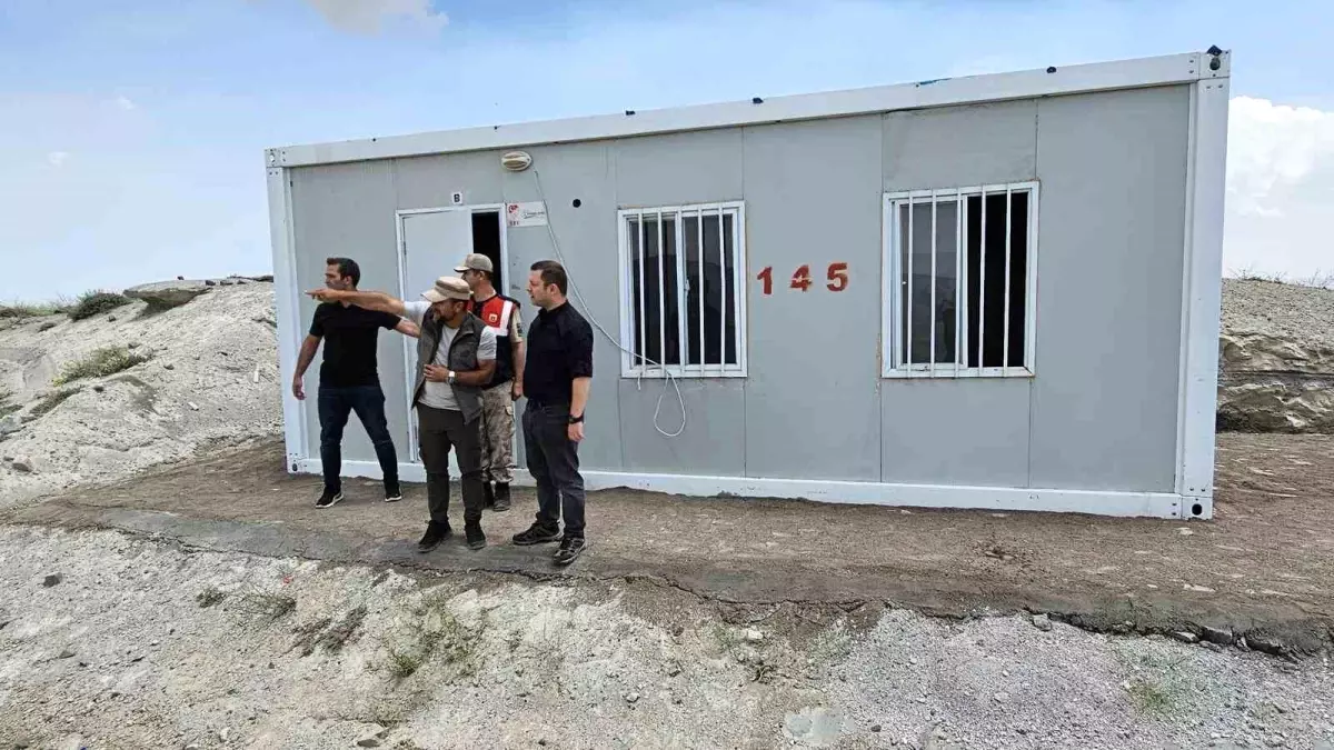 Kaymakam Demirer Nemrut Kalderası\'nda İncelemelerde Bulundu