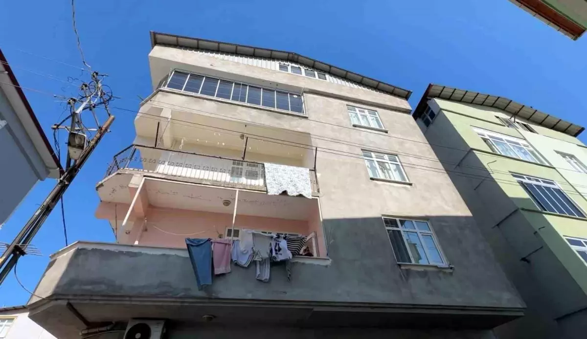 Samsun\'da 4 Yaşındaki Çocuk Pencereden Düştü