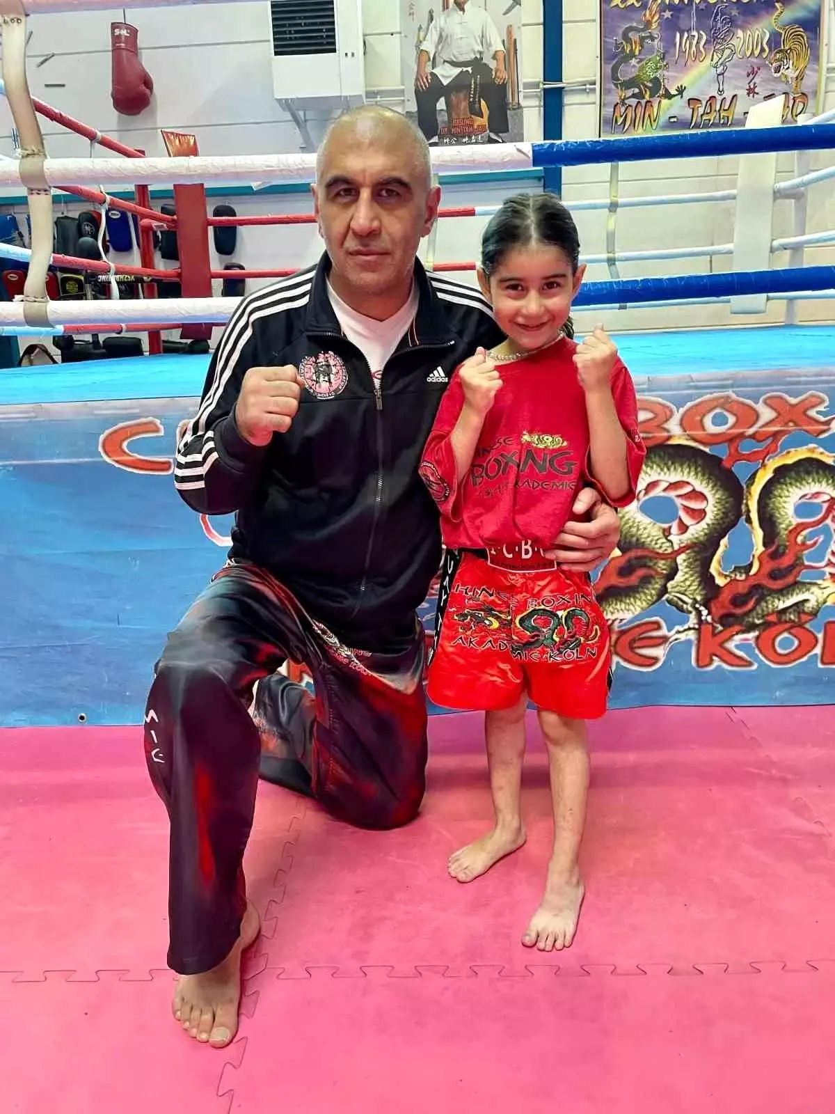 Sifu Nihat Atamtürk\'e Üstün Başarı Belgesi