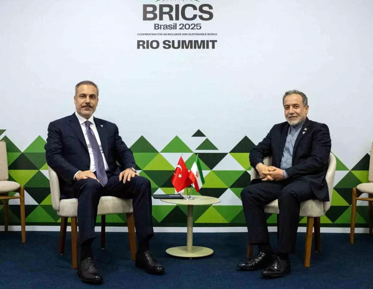 Bakan Fidan, İranlı mevkidaşı Abbas Arakçi ile görüştü