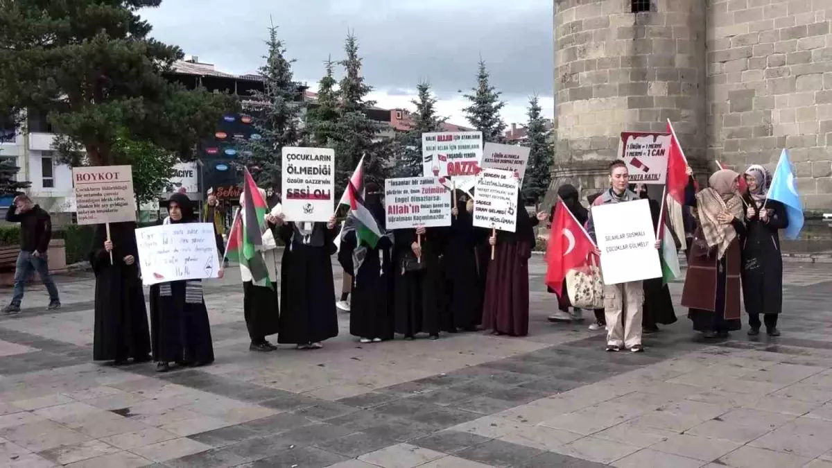 Erzurum\'da Sağlıkçılardan Gazze İçin Protesto