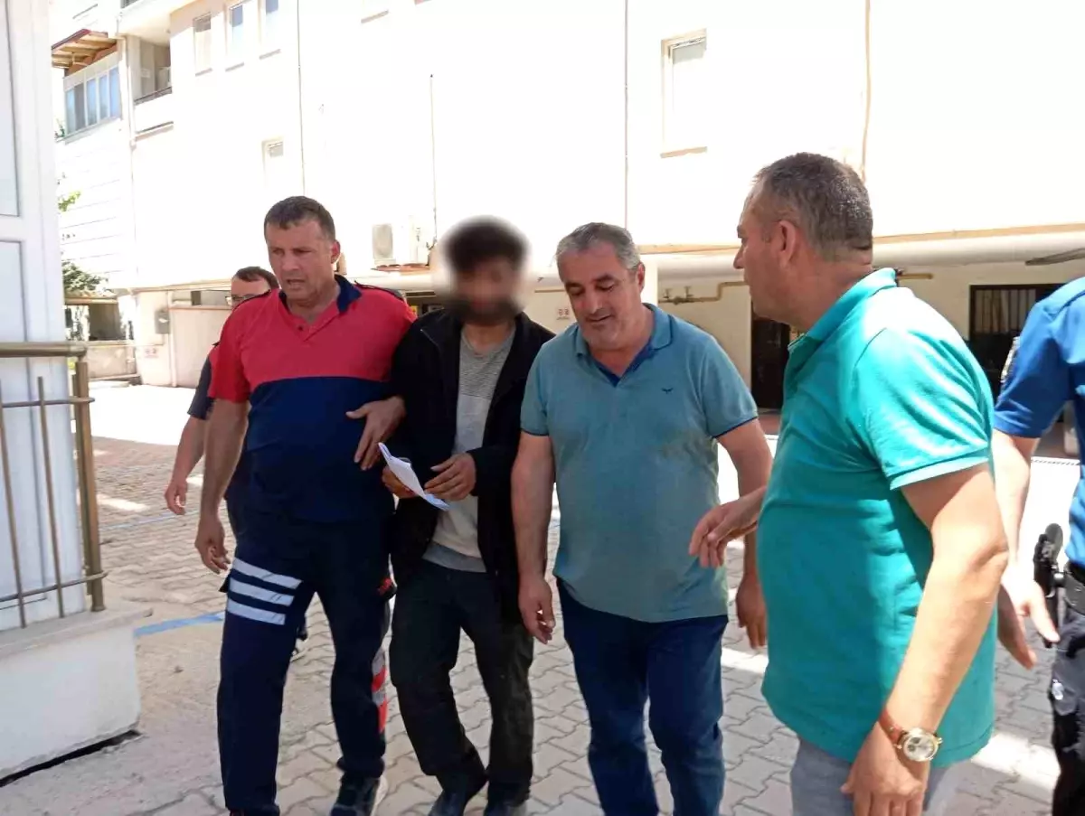 Şehir şehir dolaşıp 200\'den fazla kez çatıya çıktı, para alıp indi