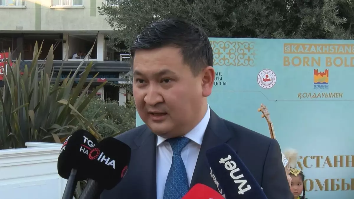 Zeytinburnu\'nda Ulusal Dombra Günü Kutlandı
