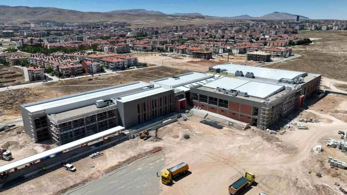Konya\'da Yeşil Sertifikalı Sporcu Seçme ve Yetiştirme Merkezi İnşaatı Yüzde 80 Tamamlandı