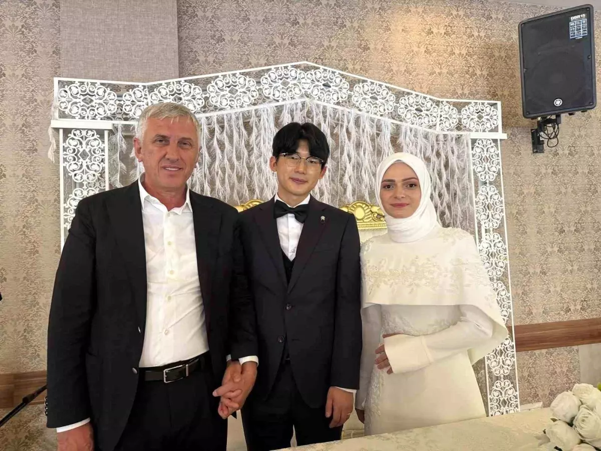 Kıtalar Arası Aşk: Koreli Cihan ve Türk Sema Nur\'un Düğünü Of\'ta Gerçekleşti