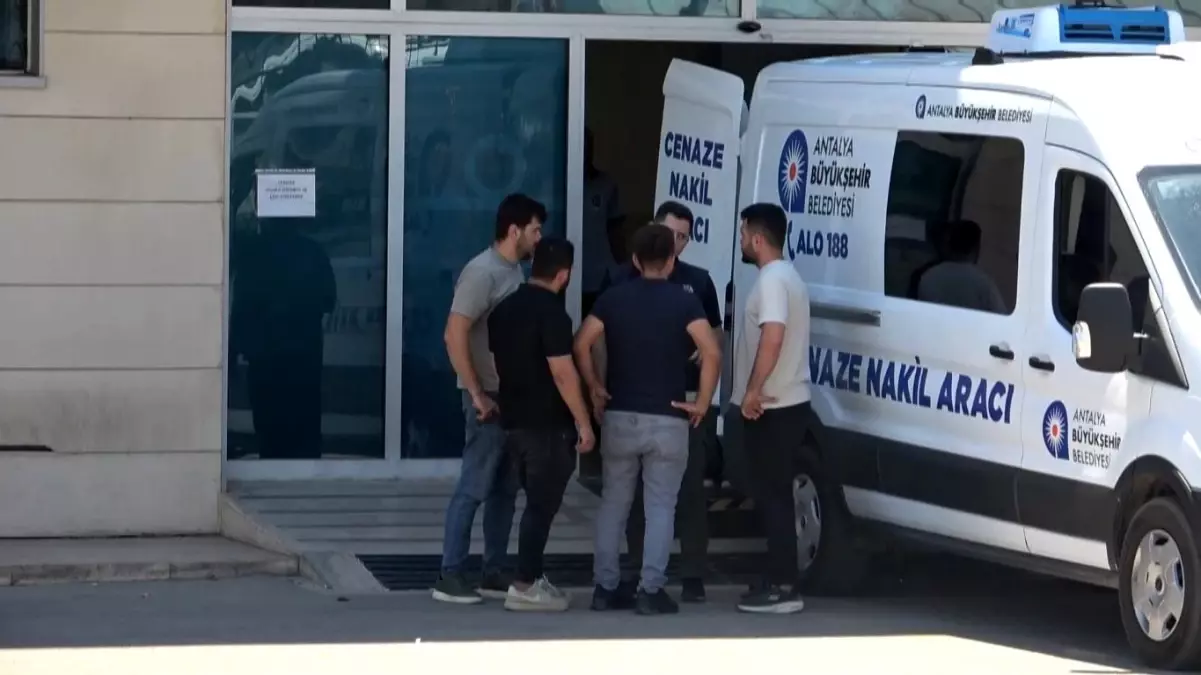 Antalya\'da Kardeş Cinayeti: Nazife Ateş Öldürüldü