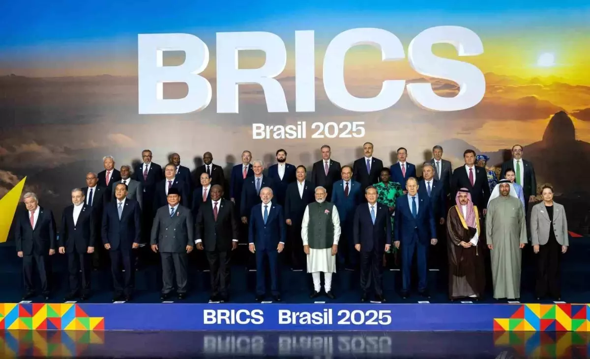 Fidan, BRICS Zirvesi\'nde Aile Fotoğrafı Çektirdi