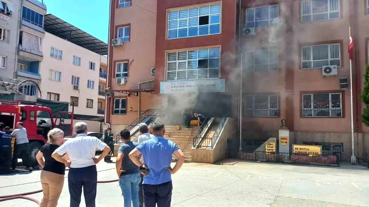 İncirliova\'da Okulda Yangın