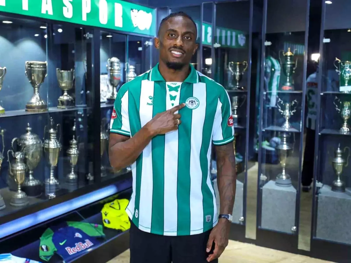 Konyaspor, Yhoan Andzouana\'yı Transfer Etti