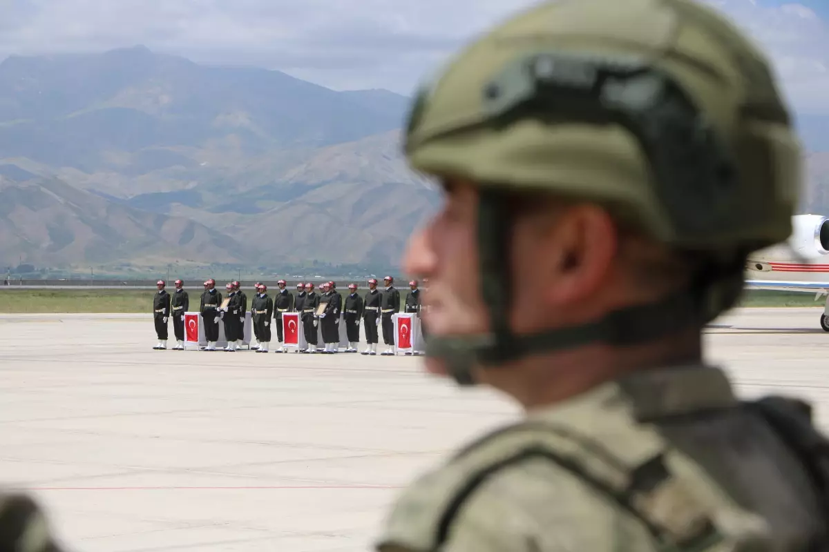 Şehit 6 asker memleketlerine uğurlandı