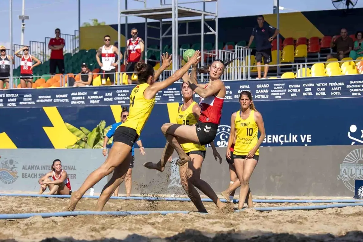 2025 Avrupa Plaj Hentbol Şampiyonası\'nda ilk gün maçları tamamlandı