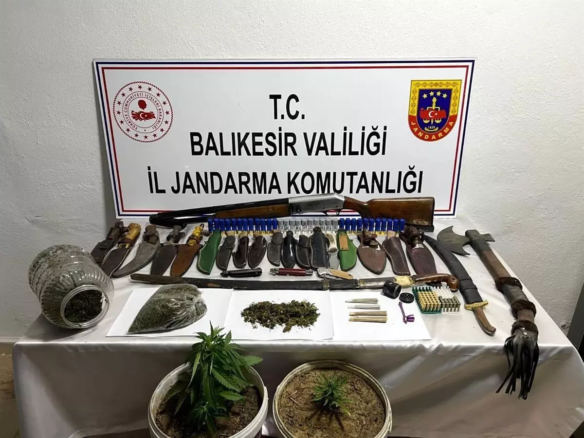 Balıkesir\'de Uyuşturucu Operasyonu: 17 Şüpheli Yakalandı