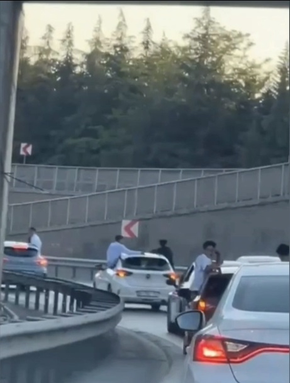 Düğün Konvoyunda Tehlikeli Anlar