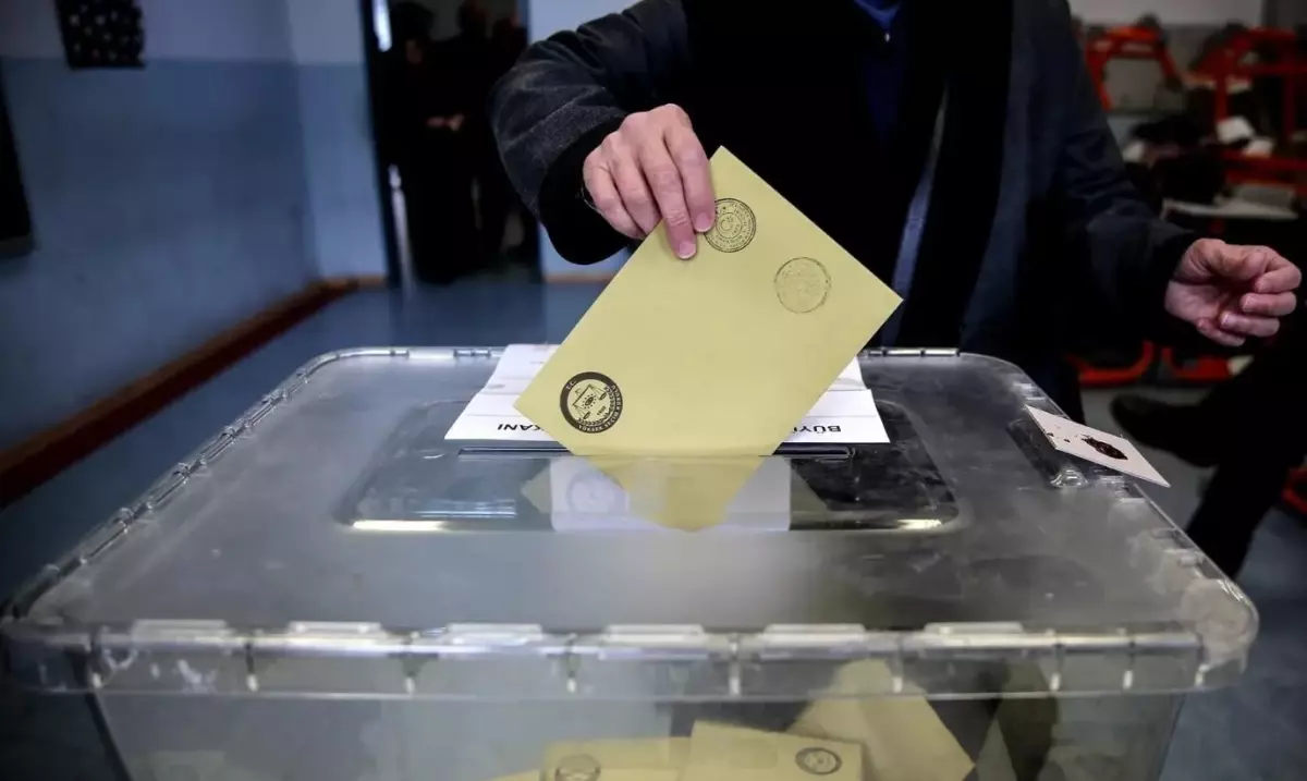 Birinci parti polemiği sürerken yeni anket geldi! Aradaki fark dikkat çekici