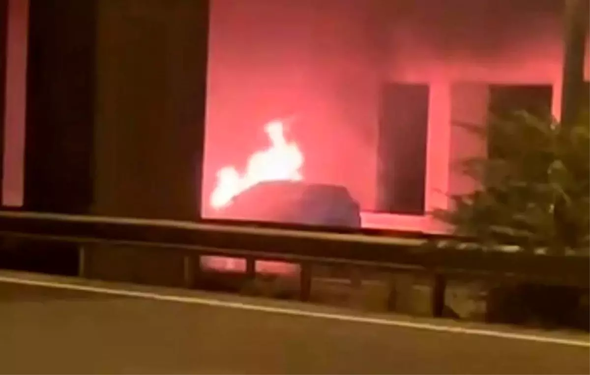 Akyazı\'da Otomobil Yangını
