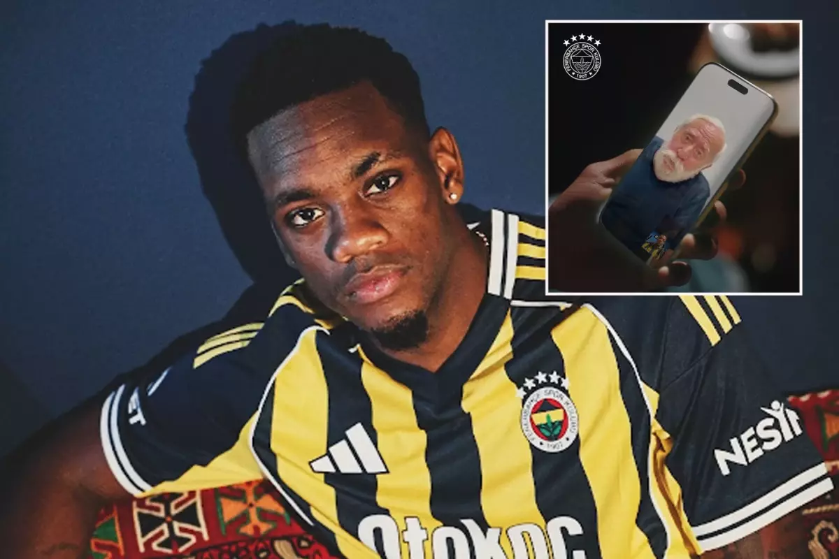 Fenerbahçe Jhon Duran\'ı Kurtlar Vadisi\'nin efsane ismiyle tanıttı
