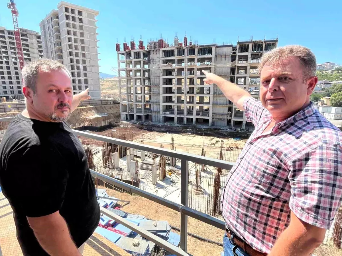 İzmir\'deki kooperatif mağdurları, yolsuzluk projesini anlattı