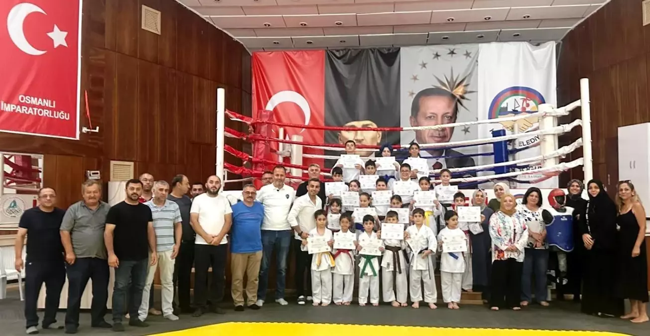 Körfez\'de 23 Minik Karateci Kuşak Sınavını Başarıyla Geçti