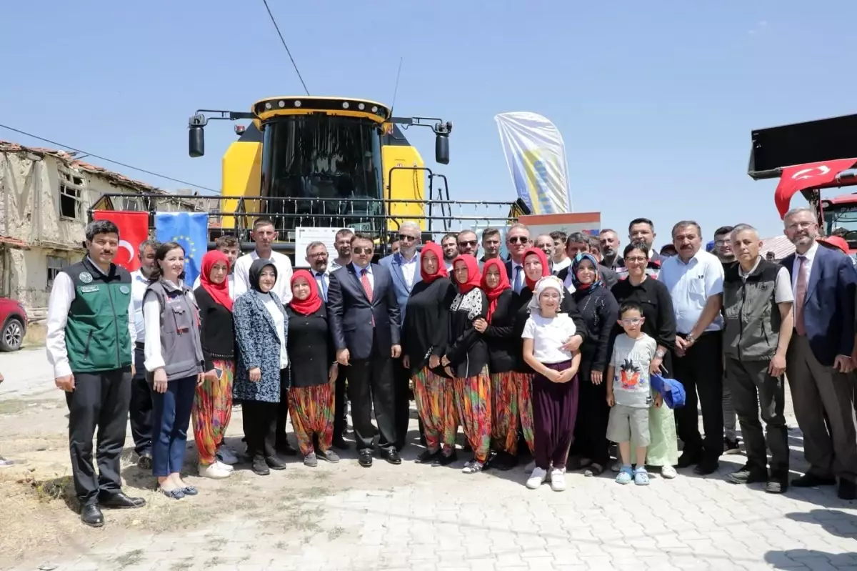 Dedik Köyü\'nde Makine Parkı Projesi Tamamlandı