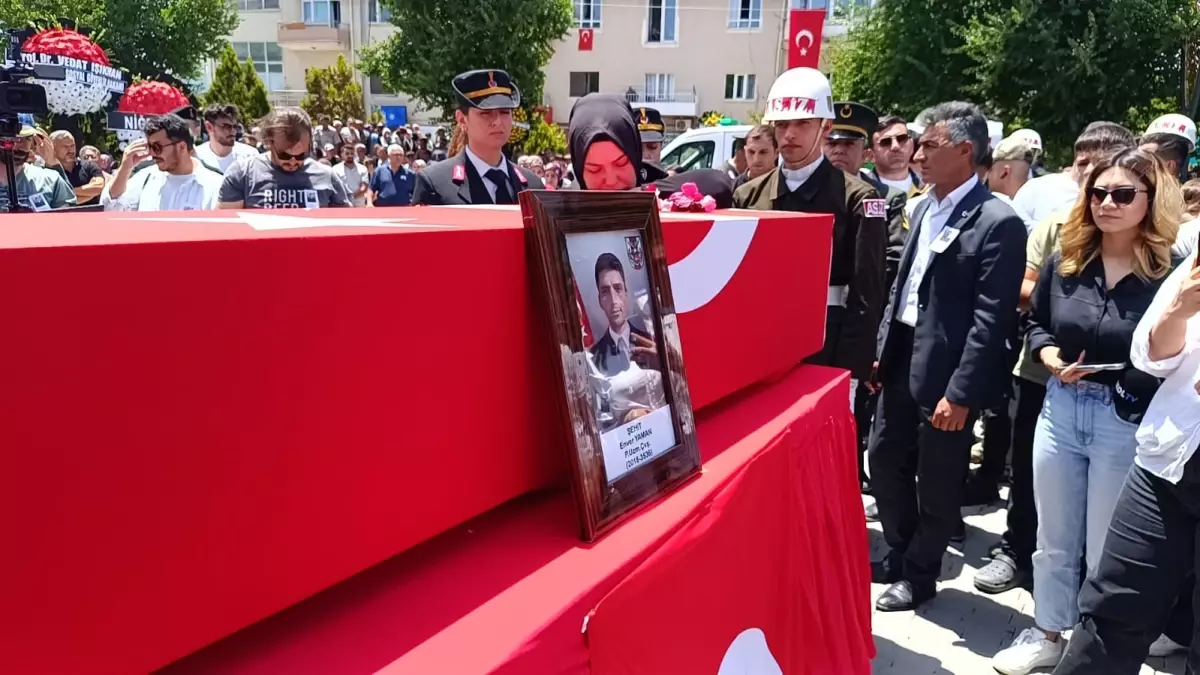 Niğde\'de şehit Piyade Uzman Çavuş Enver Yaman toprağa verildi