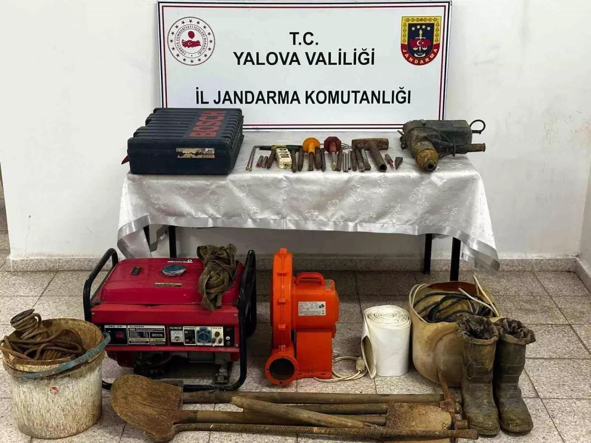 Yalova\'da Kaçak Kazı Yapan 3 Şüpheli Yakalandı