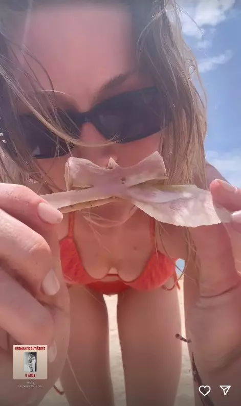Yasemin Kay Allen ayrılığın ardından soluğu tatilde aldı