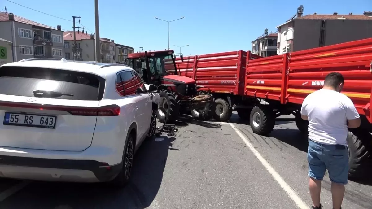 Samsun\'da Trafik Kazası: 2 Yaralı
