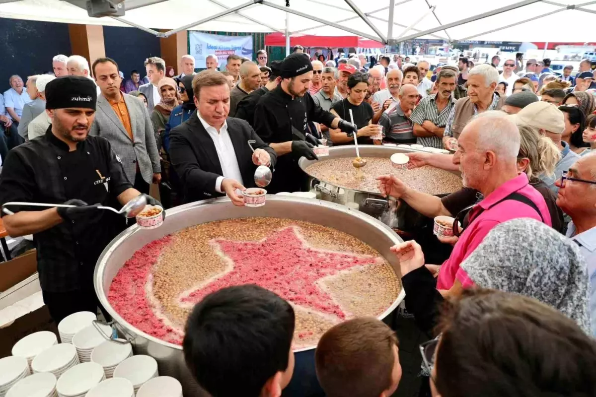 Erzincan\'da Aşure İkramı ile Birlik ve Beraberlik Mesajı Verildi