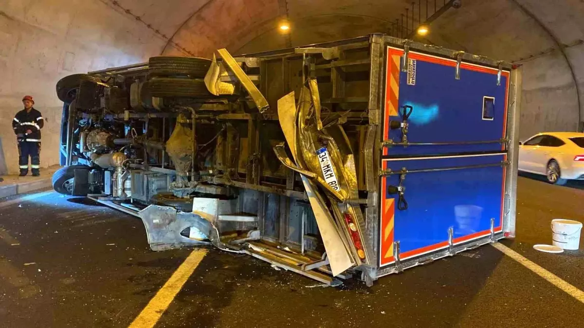 Kuzey Marmara Otoyolu\'nda Kaza: 3 Yaralı