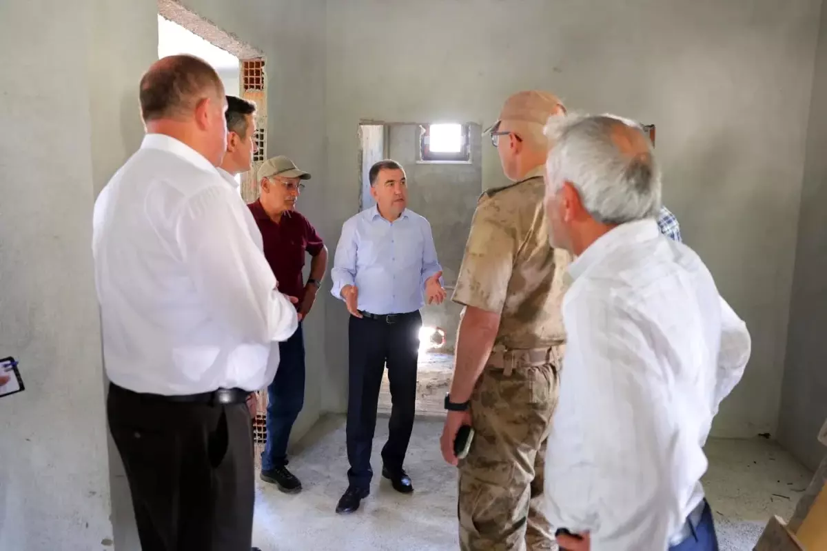 Vali Eldivan Köy Ziyaretlerinde Projeleri İnceledi