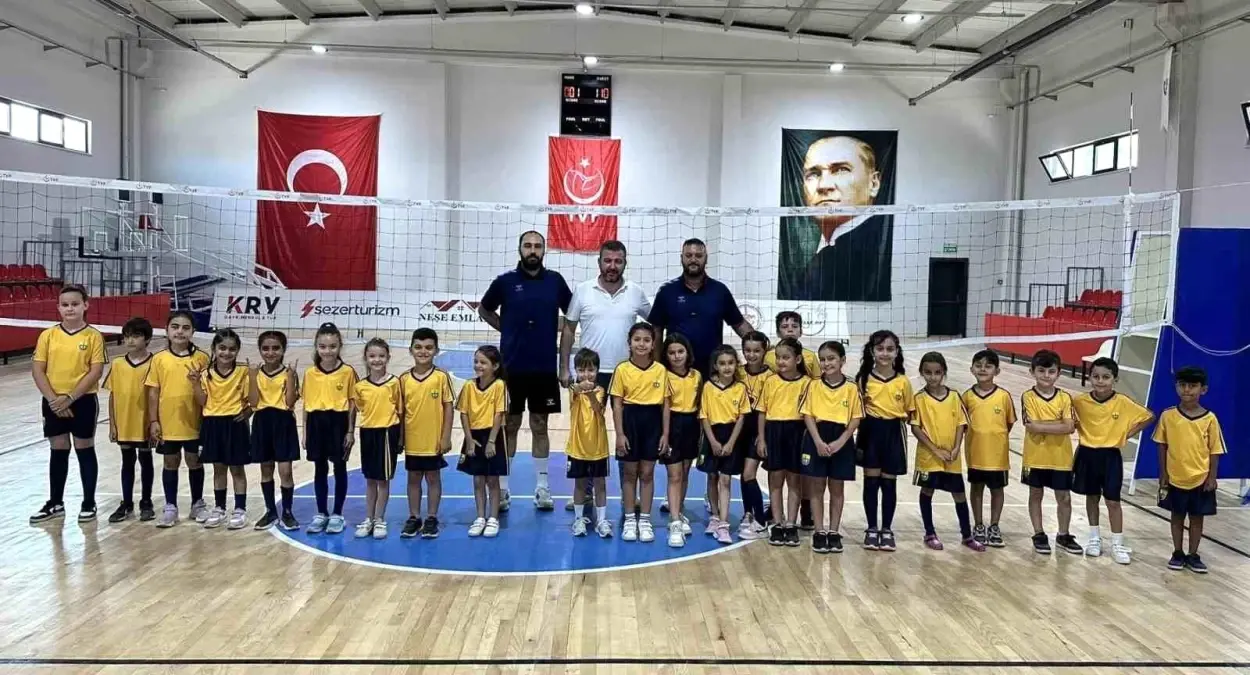 Yenişehir\'de Çocuklar için Futbol ve Voleybol Yaz Okulu Başladı