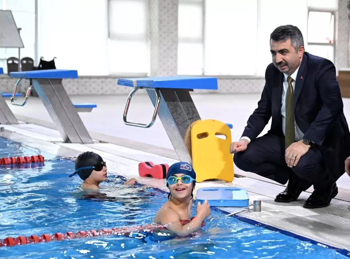 Yıldırım Belediyesi Yaz Spor Okulları\'nda Yüzme Kursları Başladı